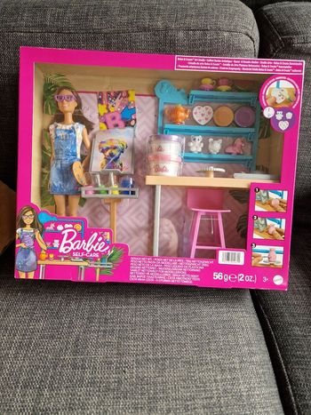 Coffret barbie studio artistique avec pâte à modeler