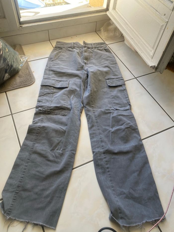 Pantalon, cargo gris, stradivarius, taille 34