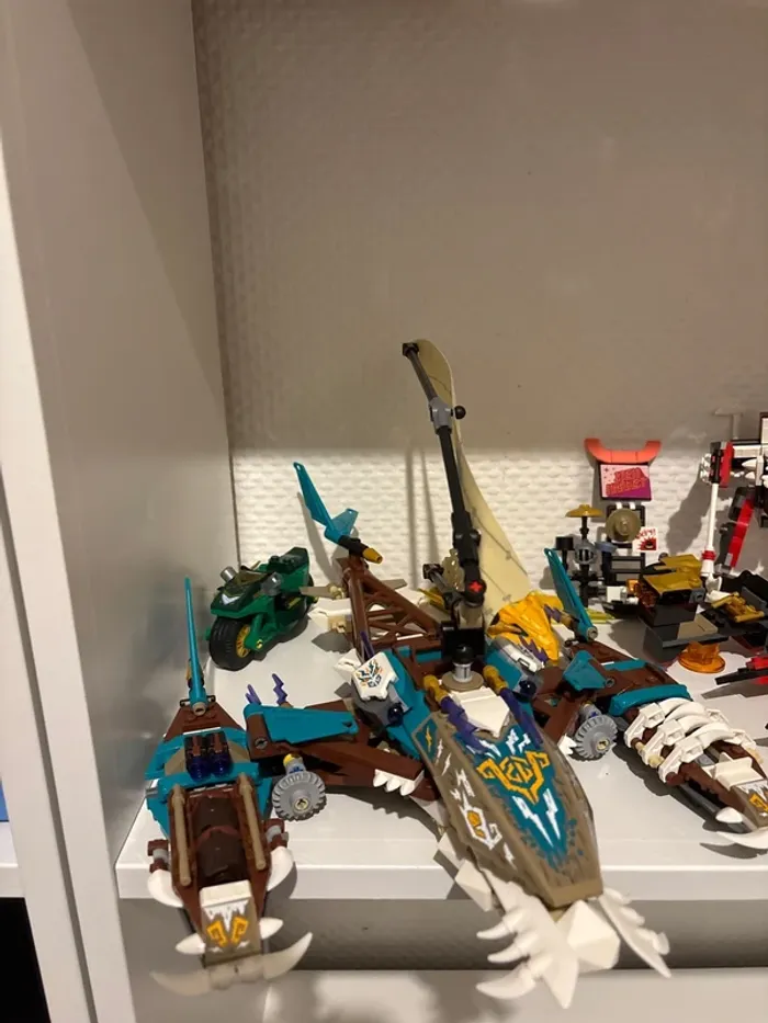 Attention ne pas acheter l annonce. Authentiques legos montés - photo numéro 10