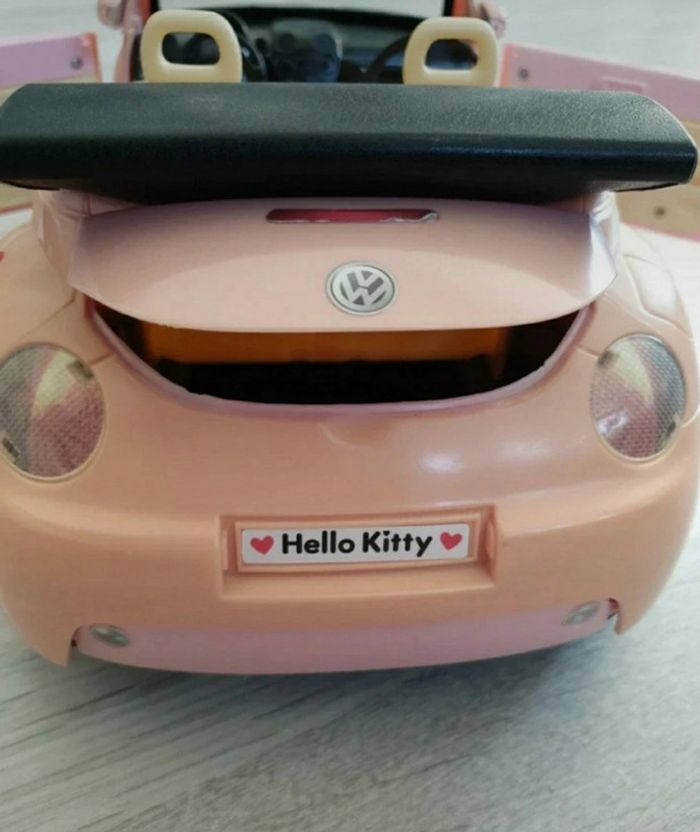 Steffi et sa voiture Hello Kitty - photo numéro 8
