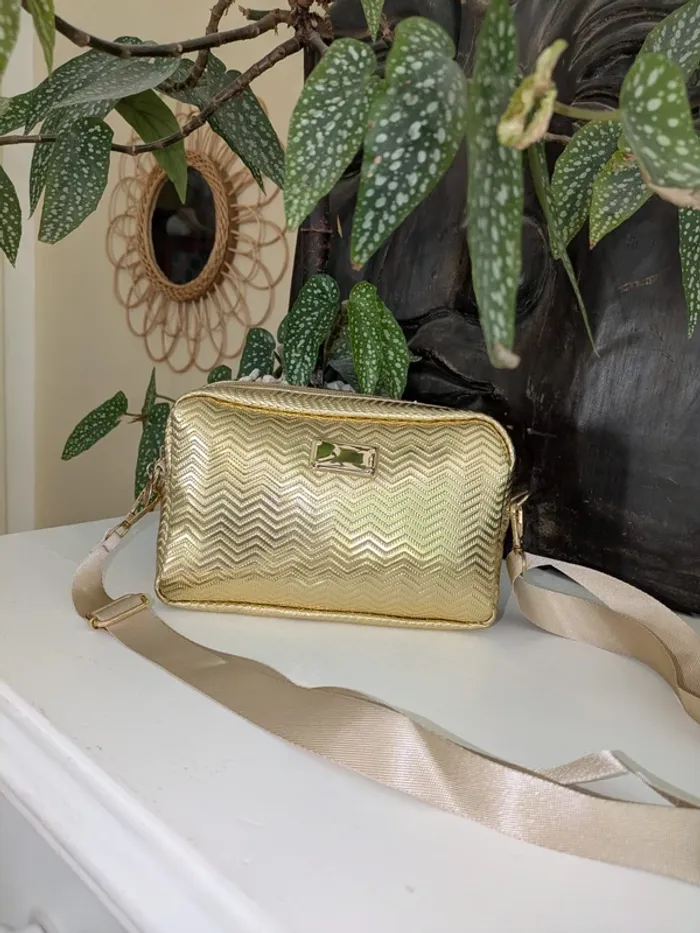 Petit sac à main bandoulière doré – couleur or – chic & tendance