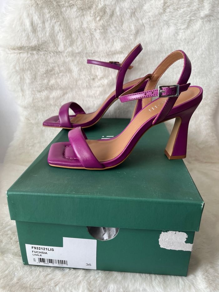 Sandales Minelli en cuir violette fuchsia pointure 37, talons 9 cm - photo numéro 7