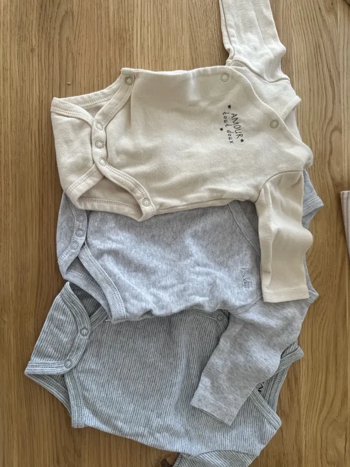 Lot de 8 bodies - photo numéro 3