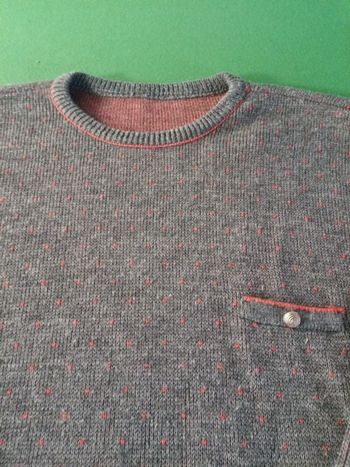 Pull gris moucheté rose