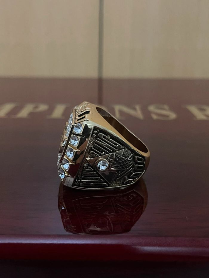 Bague NBA Lakers - photo numéro 2