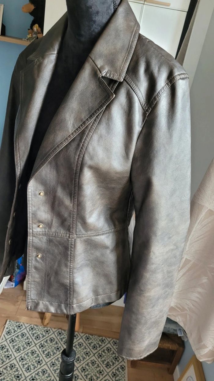 Veste perfecto similicuir Stradivarius - photo numéro 2