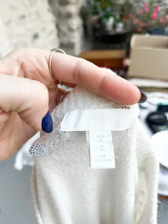 H&M - Pull fin à perles au col rond crème blanc - photo numéro 5