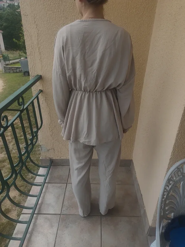 Ensemble beige - photo numéro 3