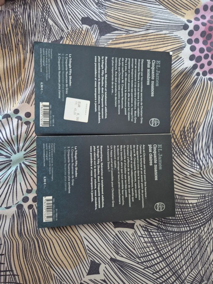 Livres erotiques - cinquante nuances tomes 2 et 3 - photo numéro 3
