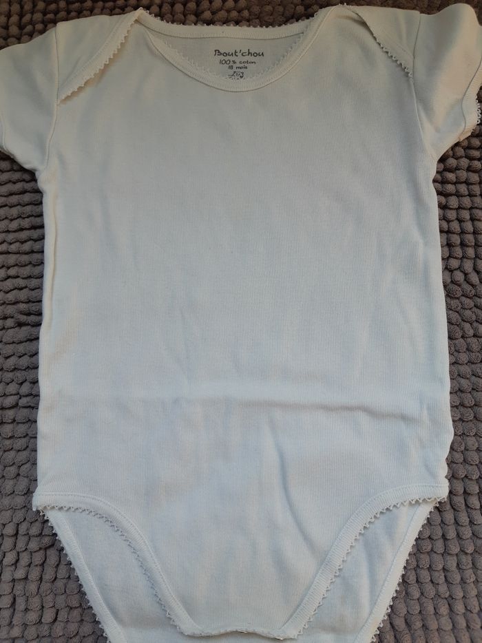 Bodies 18 mois - photo numéro 4