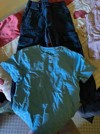 Pantalon et t-shirt longues manches 6 ans