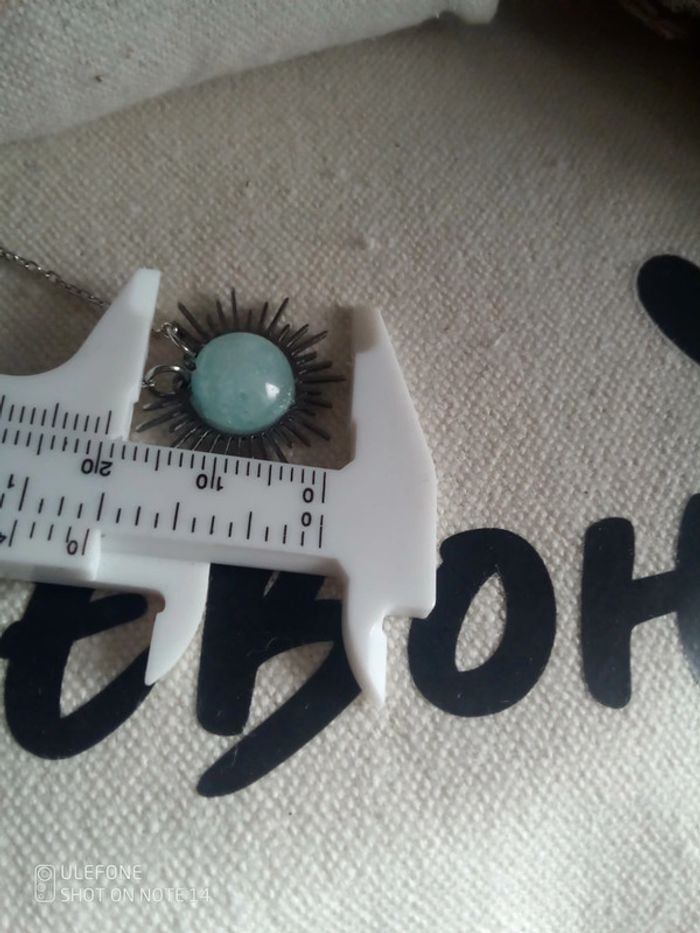 Collier pendentif soleil argenté et pierre aigue marine - photo numéro 2