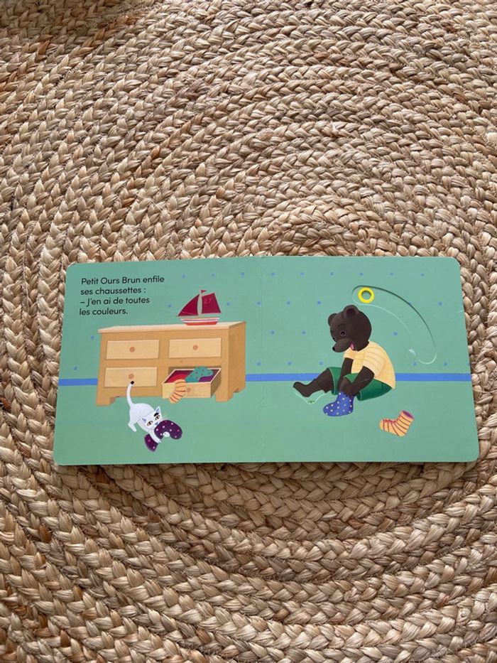 Livre Petit ours brun s’habille tout seul - photo numéro 6