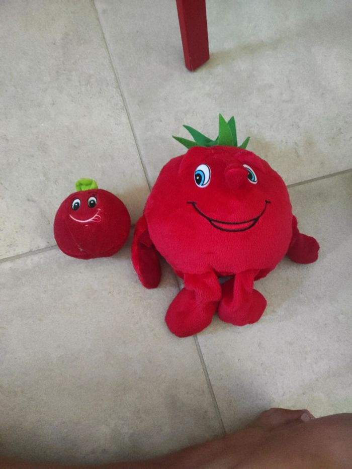 Lot de 5 peluches carotte géante, citron, pomme , tomate géante et tomate playtive junior - photo numéro 3