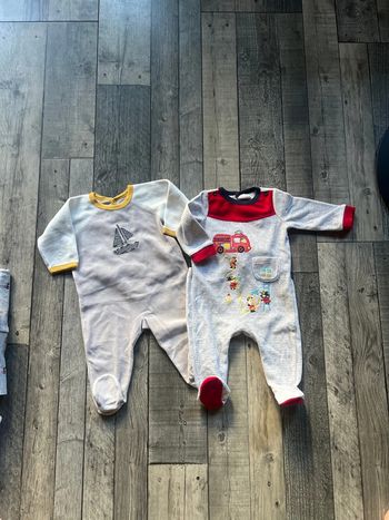 2 pyjamas