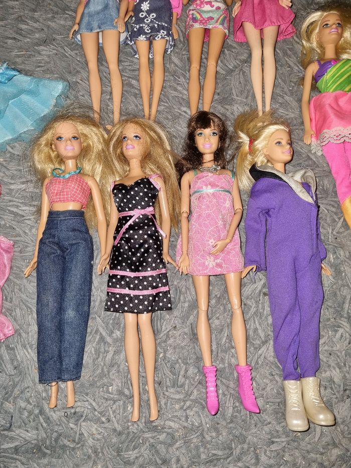 Lot 9 poupées Barbie - photo numéro 3