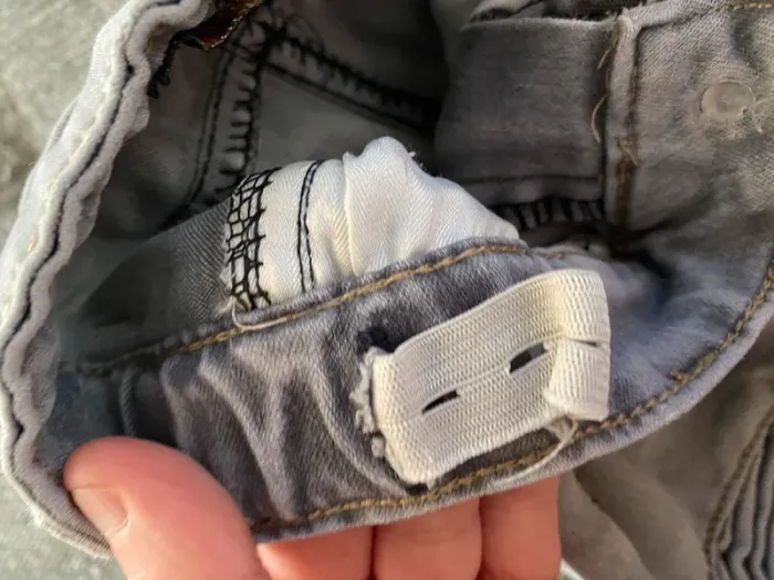 Pantalon destroyé - photo numéro 6