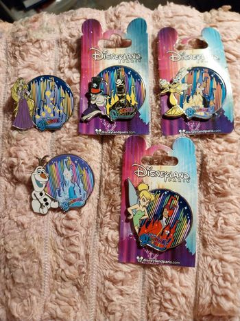Pins officiel Disney dteams