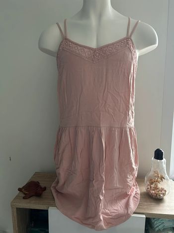 Jolie robe rose femme 😍