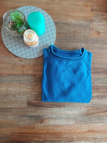 Joli pull bleu/8-9 ans