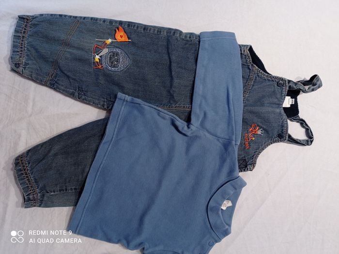salopette de Absorba et tee shirt 18 mois réf 956 C01