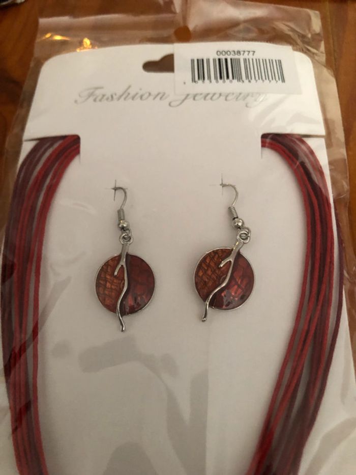 Parure collier et boucles d'oreilles fantaisie rouges neuves - photo numéro 2