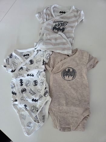 Lot 3 bodies manches courtes 3 mois