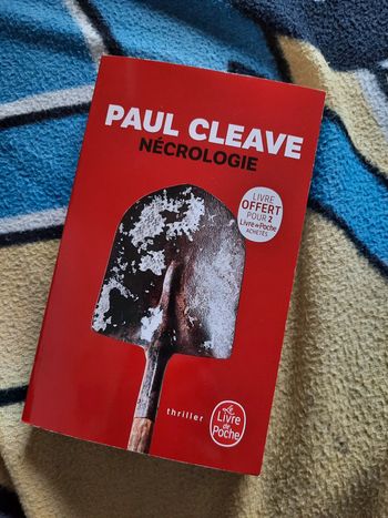 Livre thriller "Nécrologie" de Paul Cleave / Livre de Poche