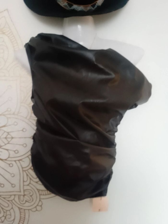 Top noir taille 34 - photo numéro 5