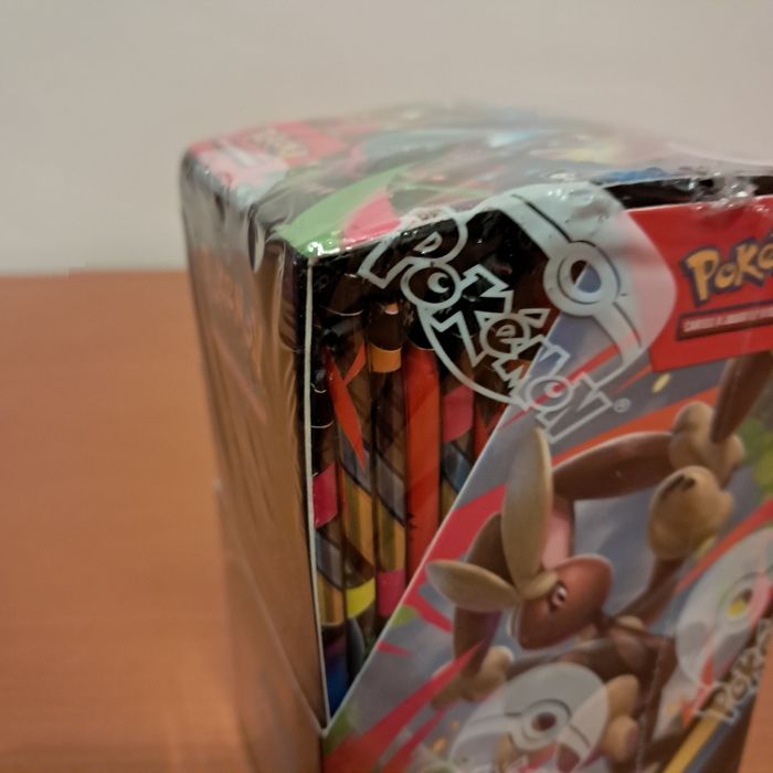 Demi display pokémon  Flammes fantasmagoriques  scellage sans trou mais plis sur carton - photo numéro 10