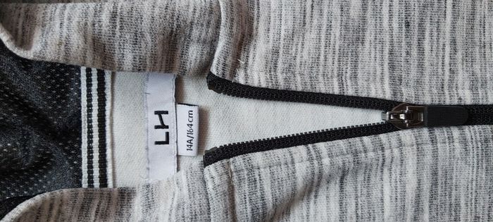 Gilet zippé à capuche 14 ans - photo numéro 5