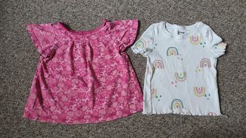 Lot 2 tee shirts 4 ans