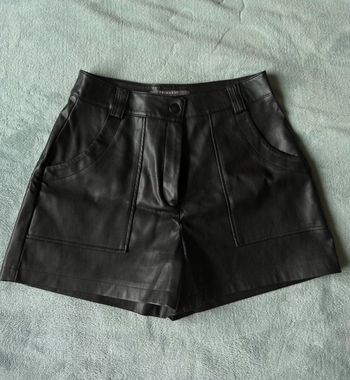 Short simili cuir 