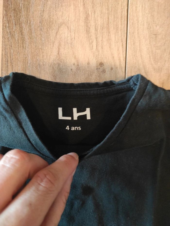 Tee-shirt La Halle 4 ans en TBE - photo numéro 2