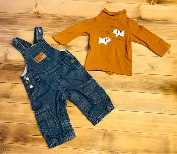 Ensemble salopette en jean et petit col roulé 9 mois