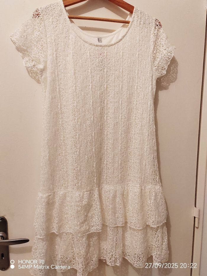 Robe en dentelle - photo numéro 4