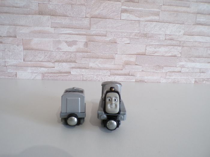 Locomotive - Train - Thomas et ses amis - Spencer (J23) - photo numéro 4