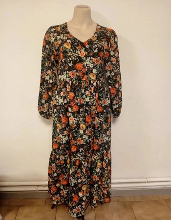 Robe longue fleurie col en V style vintage 