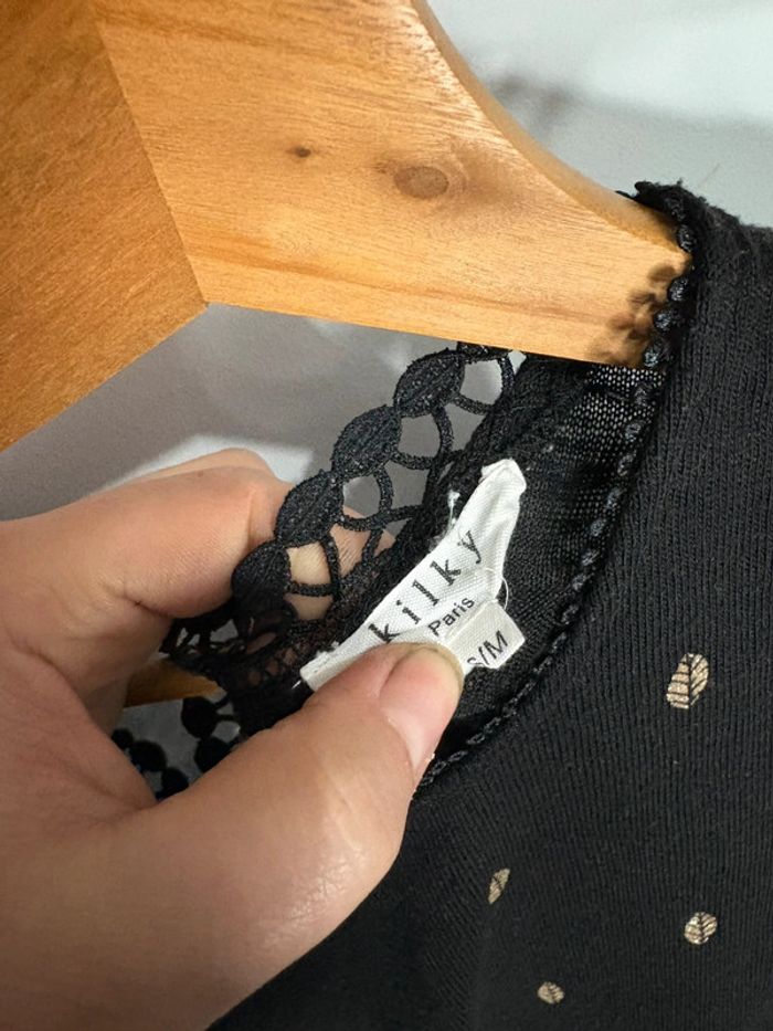 Haut noir - photo numéro 3