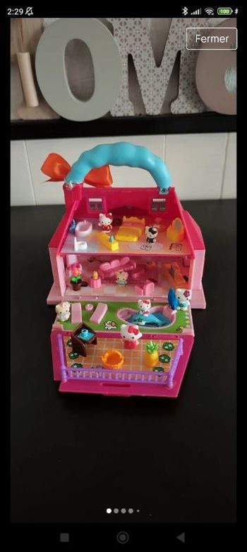 Superbe maison victorienne Hello Kitty neuve collection figurines et accessoires