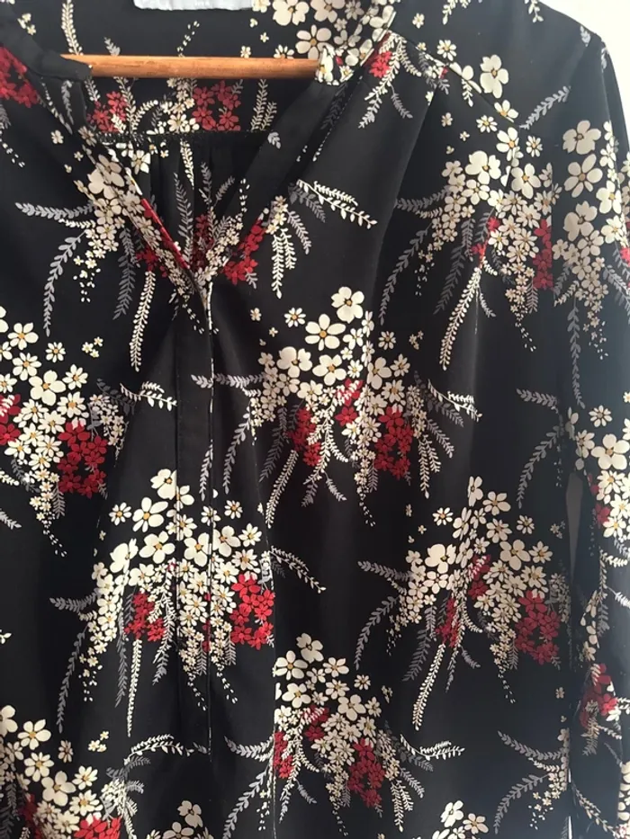 Robe courte noire fleurie, mamouchka, taille 38 - photo numéro 3
