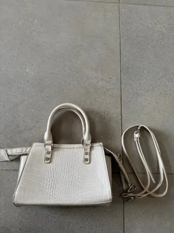 Sac à main et bandoulière blanc Stradivarius, bon état, 22x16cm