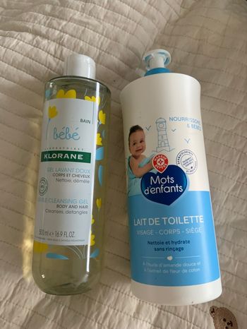 Shampooing et lait pour le corps neuf