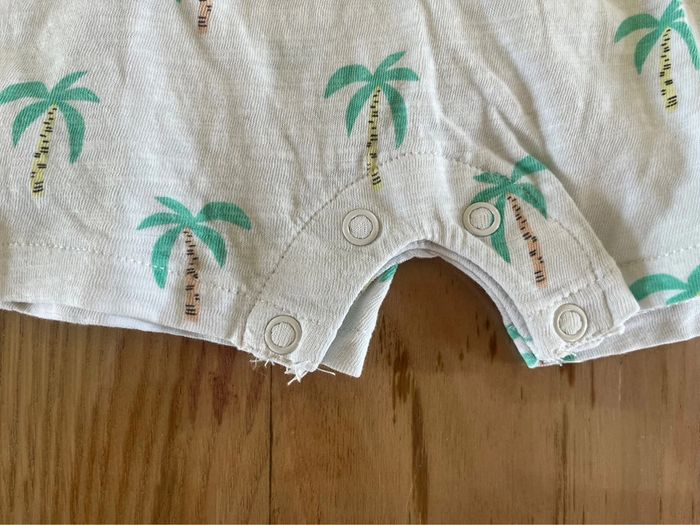 🌴 Combishort blanc à motifs palmiers Kiabi 6 mois garçon - photo numéro 3