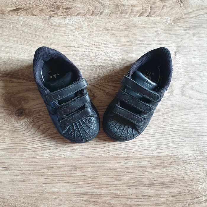 ⭐ Baskets Superstar Adidas en cuir a scratch noir pointure 21 ⭐ - photo numéro 7