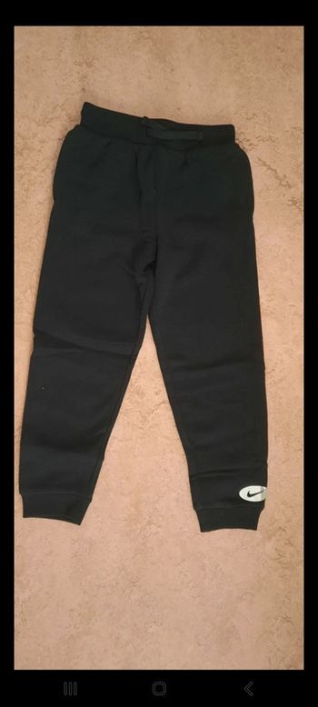 Jogging Nike neuf 6-7ans