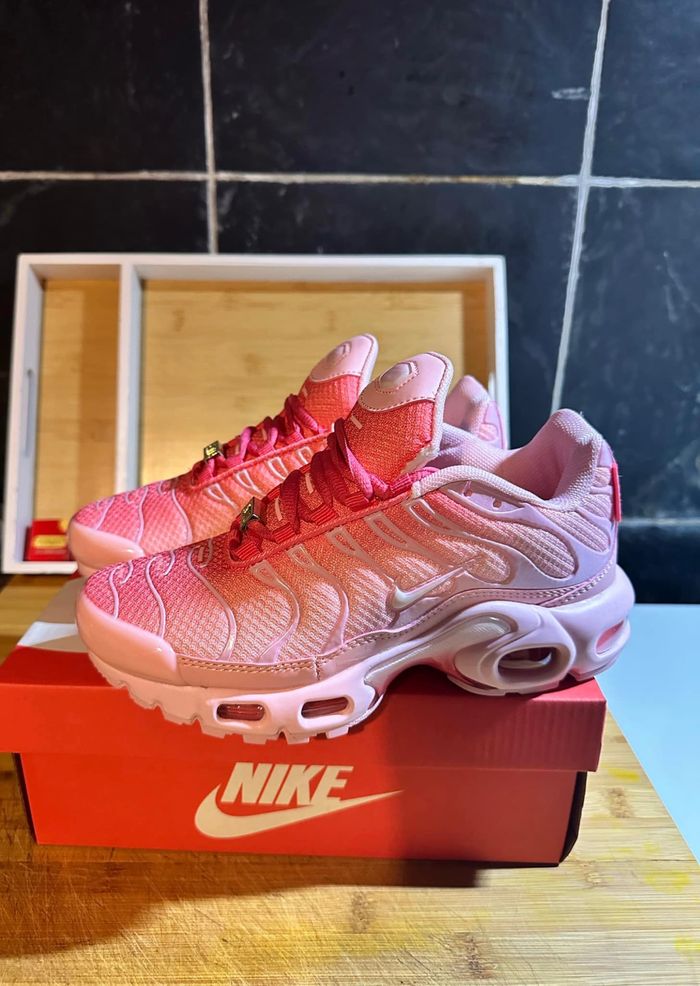 pink atlanta air max