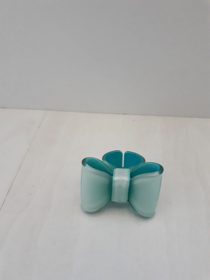 Bague plastique noeud bleu turquoise - photo numéro 4