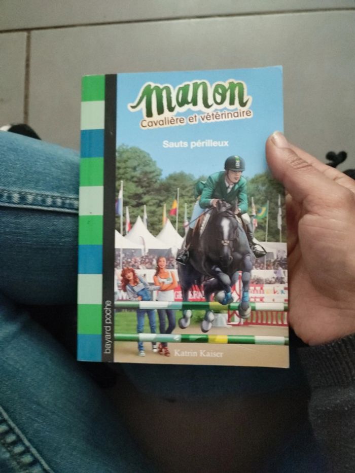 Livre Manon cavalière et vétérinaire