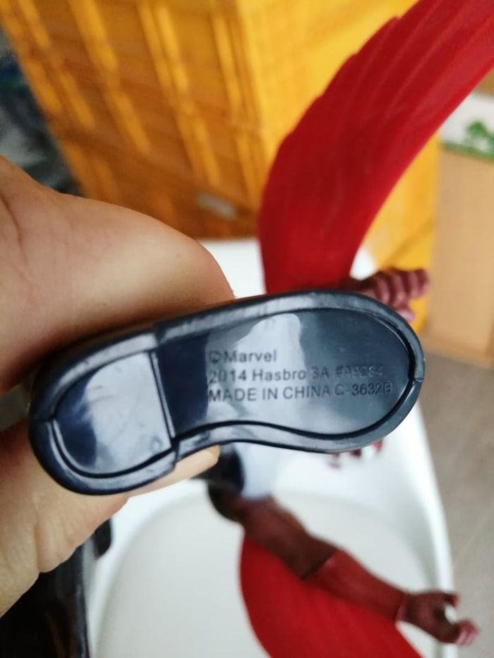 Figurine  Marvel's Falcon 30 cm - photo numéro 4